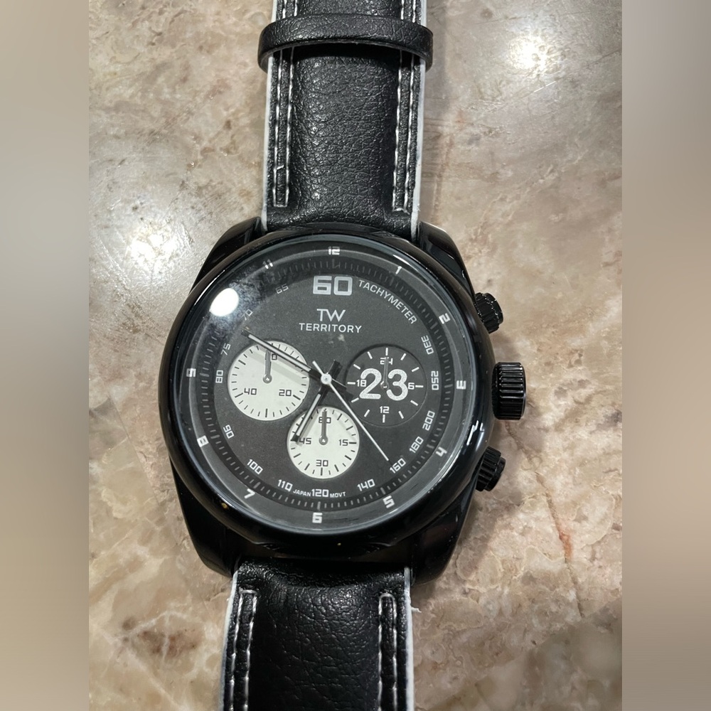 New black watch, needs a battery!!